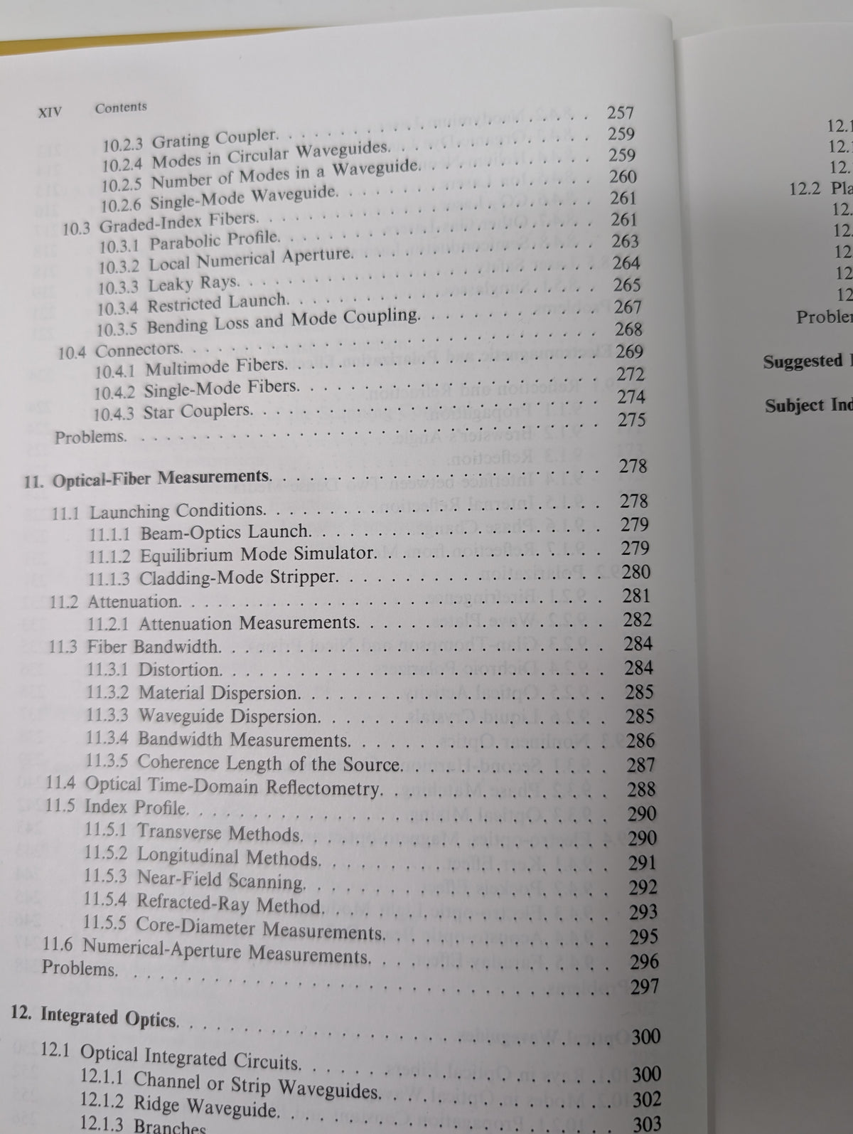 Optics and Lasers Including Fibers and Optical Waveguides - Matt Young - Fourth Revised Edition (Hardcover)