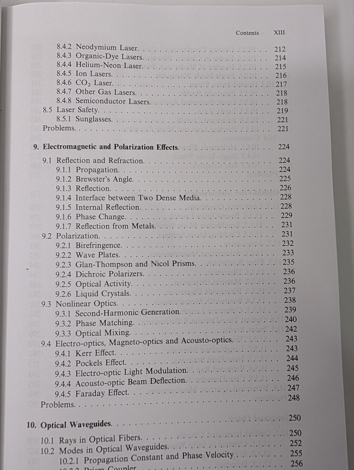 Optics and Lasers Including Fibers and Optical Waveguides - Matt Young - Fourth Revised Edition (Hardcover)